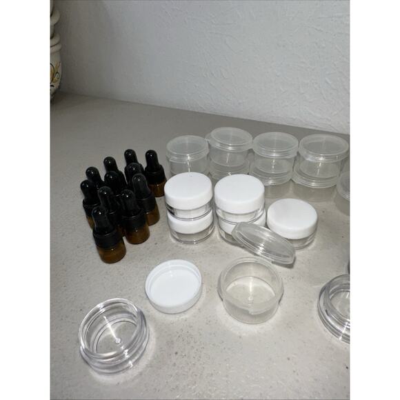 76 Mix Bundle Of Cosmetic Sample Containers Makeup, Paint, Oils, Skin & Haircare - Picture 8 of 8